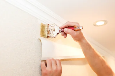 Pose de papier peint à Gibel — revêtements muraux et toiles de verre